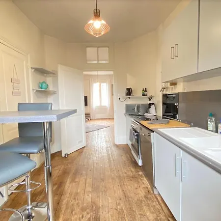 L'ancienne Comedie, En Hyper Centre アパート