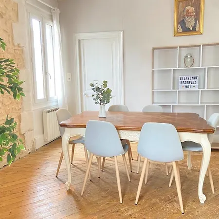 L'ancienne Comedie, En Hyper Centre *